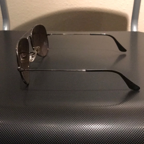 Ray-Ban Aviators - Picture 2 of 3
